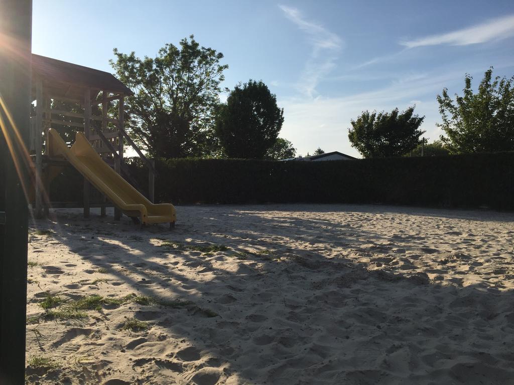 Camping Caravaning Les Cerisiers Berck Sur Mer Verton Exterior photo