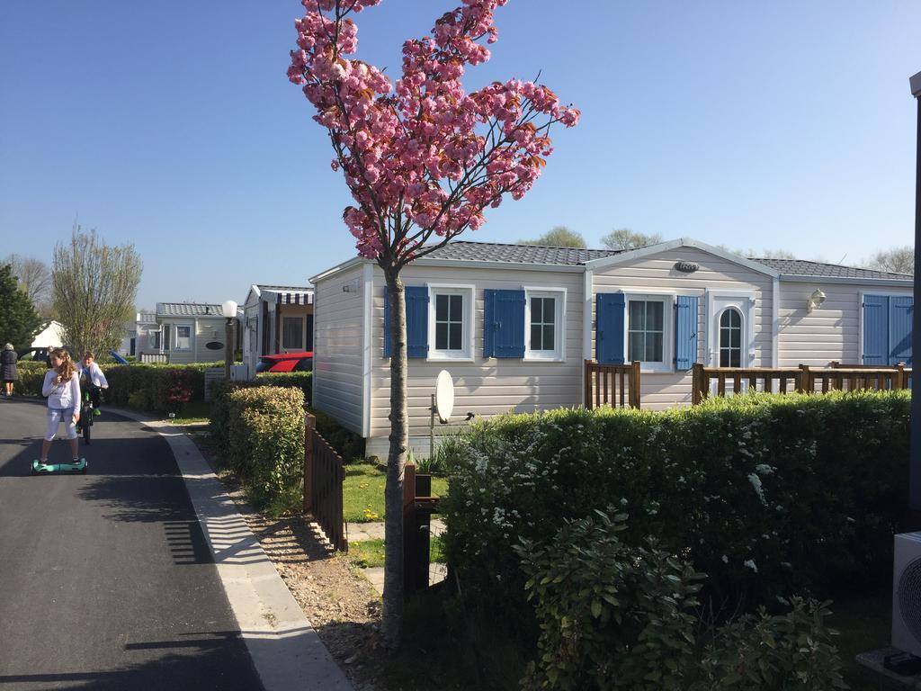 Camping Caravaning Les Cerisiers Berck Sur Mer Verton Exterior photo